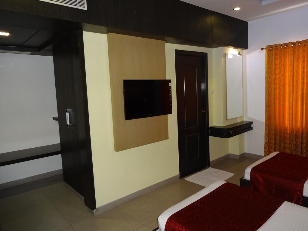 Отель Pl.A Rathna Residency Tiruchirappalli Экстерьер фото