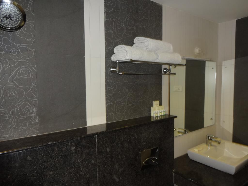 Отель Pl.A Rathna Residency Tiruchirappalli Экстерьер фото